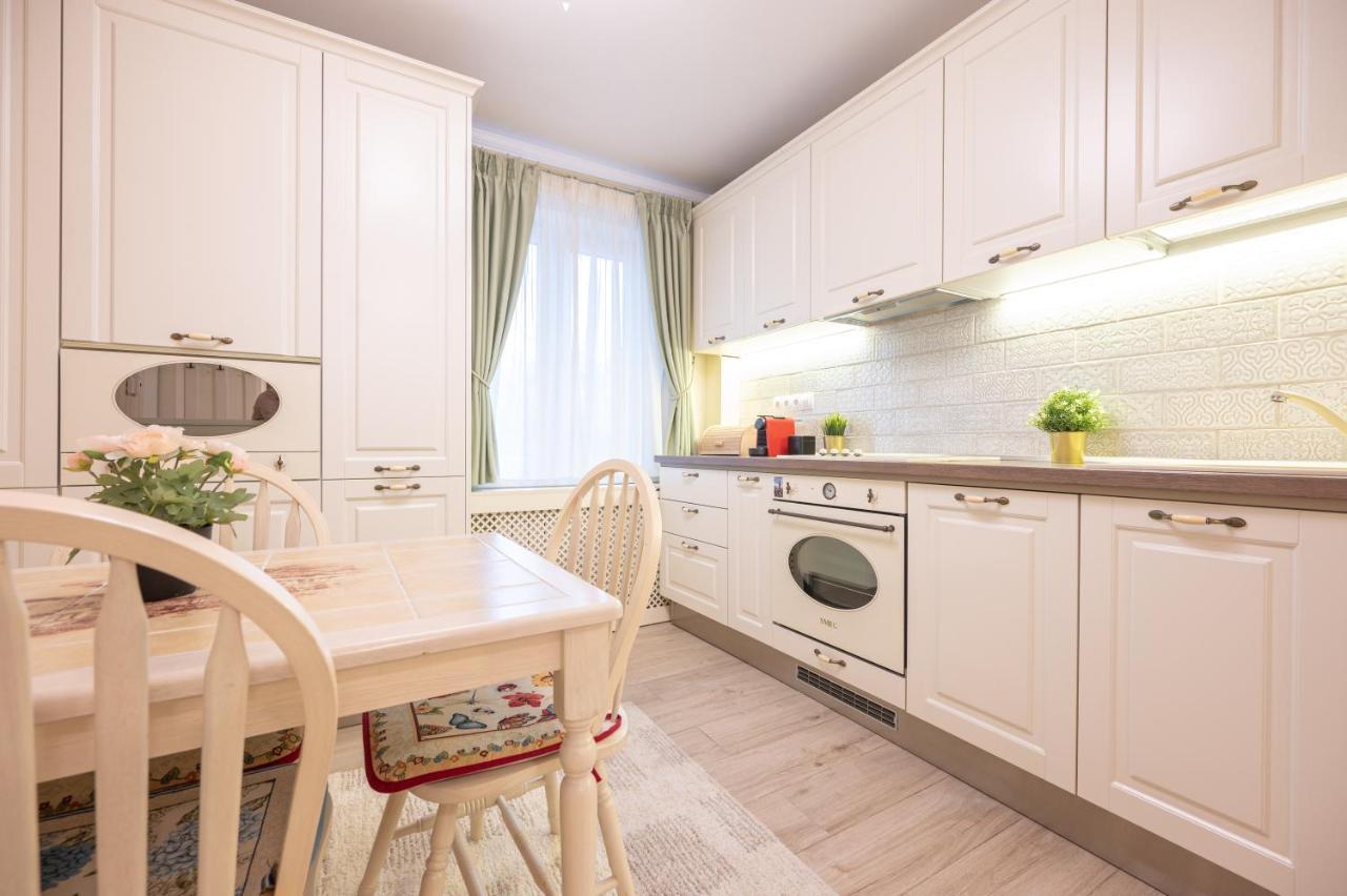Dragos Flat Apartment Oradea Bagian luar foto