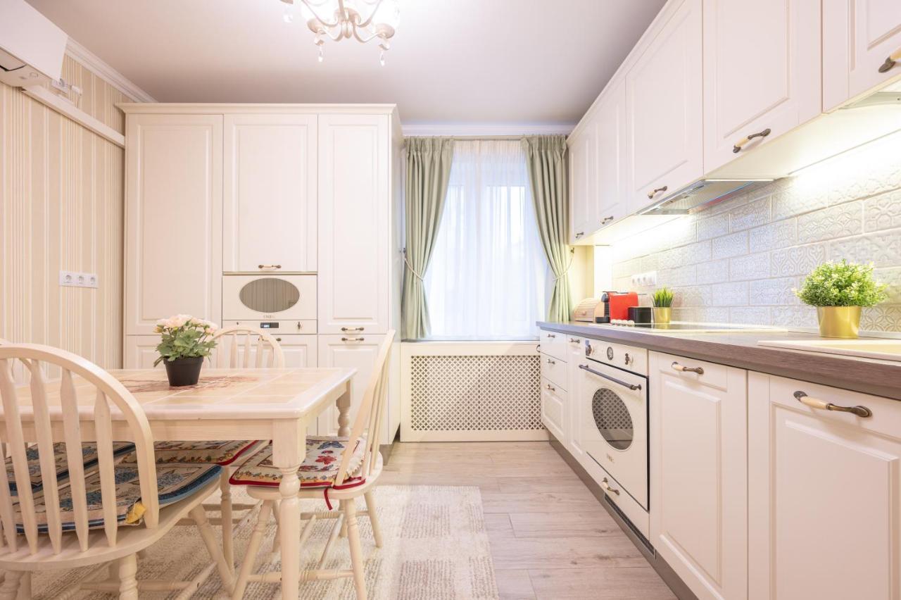Dragos Flat Apartment Oradea Bagian luar foto