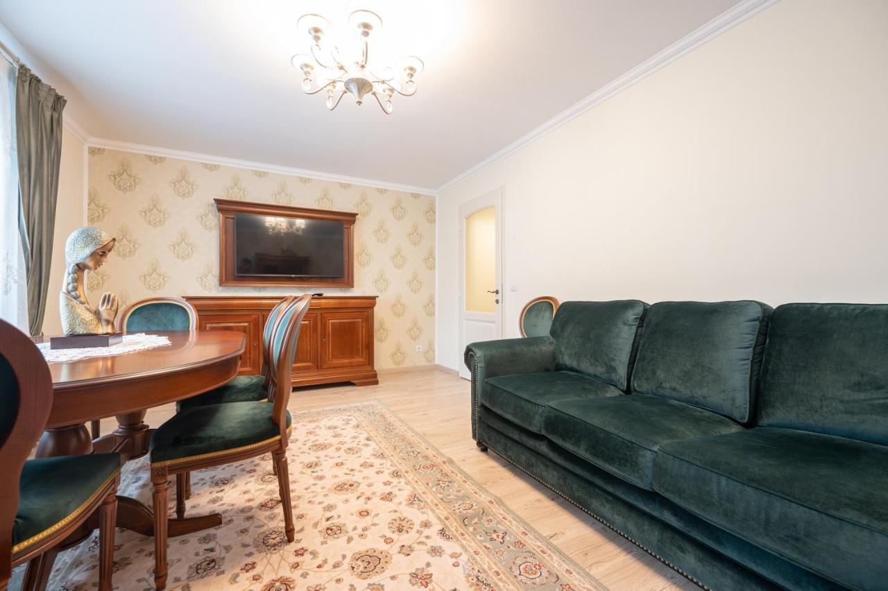 Dragos Flat Apartment Oradea Bagian luar foto