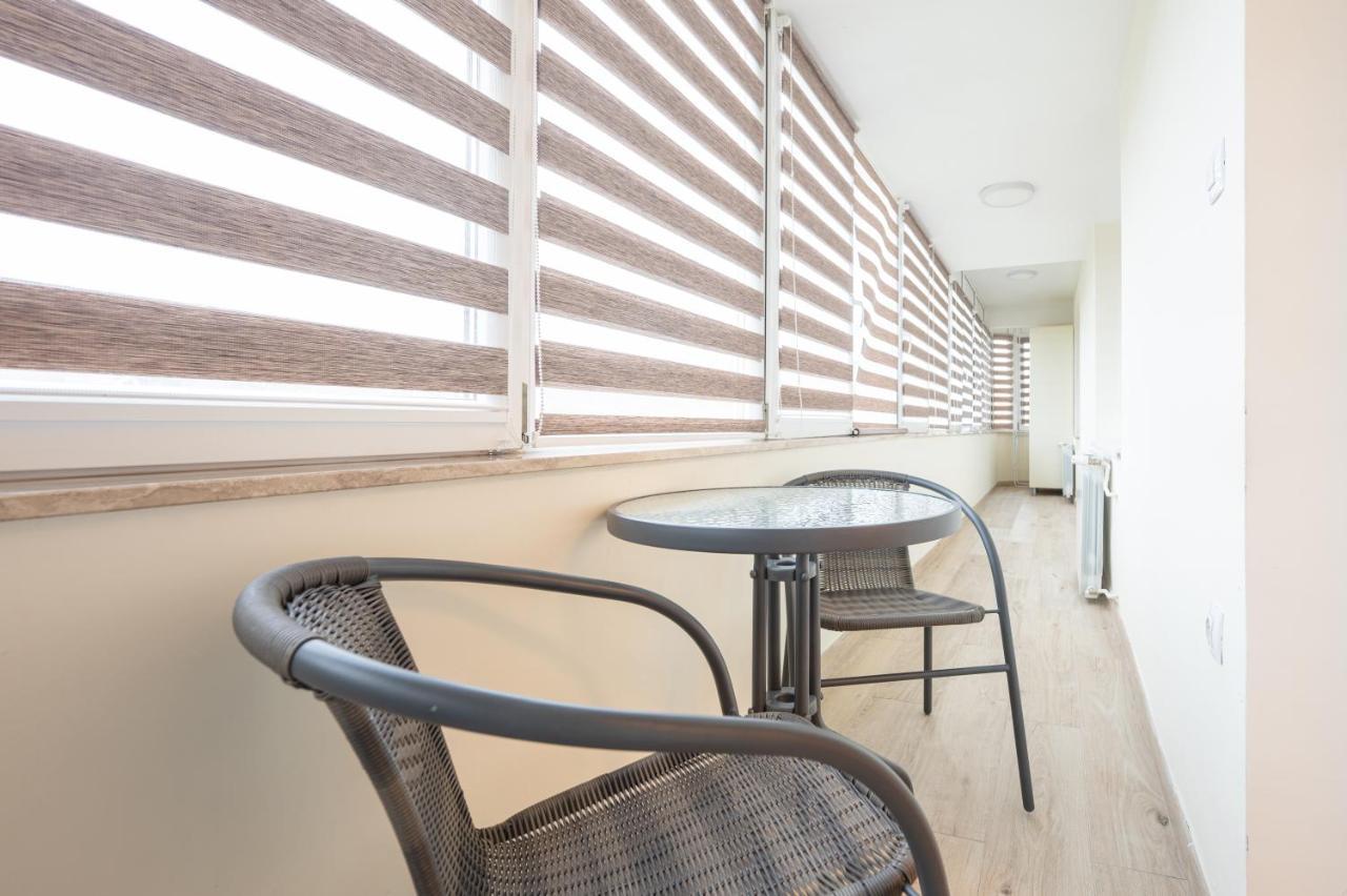 Dragos Flat Apartment Oradea Bagian luar foto